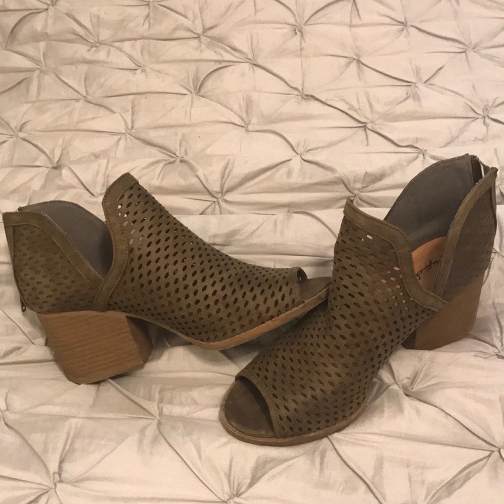 Quipid Peeptoe Bootie